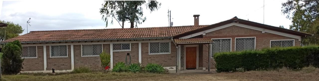Quito Eco Lodge Airport - B&B Tababela Extérieur photo