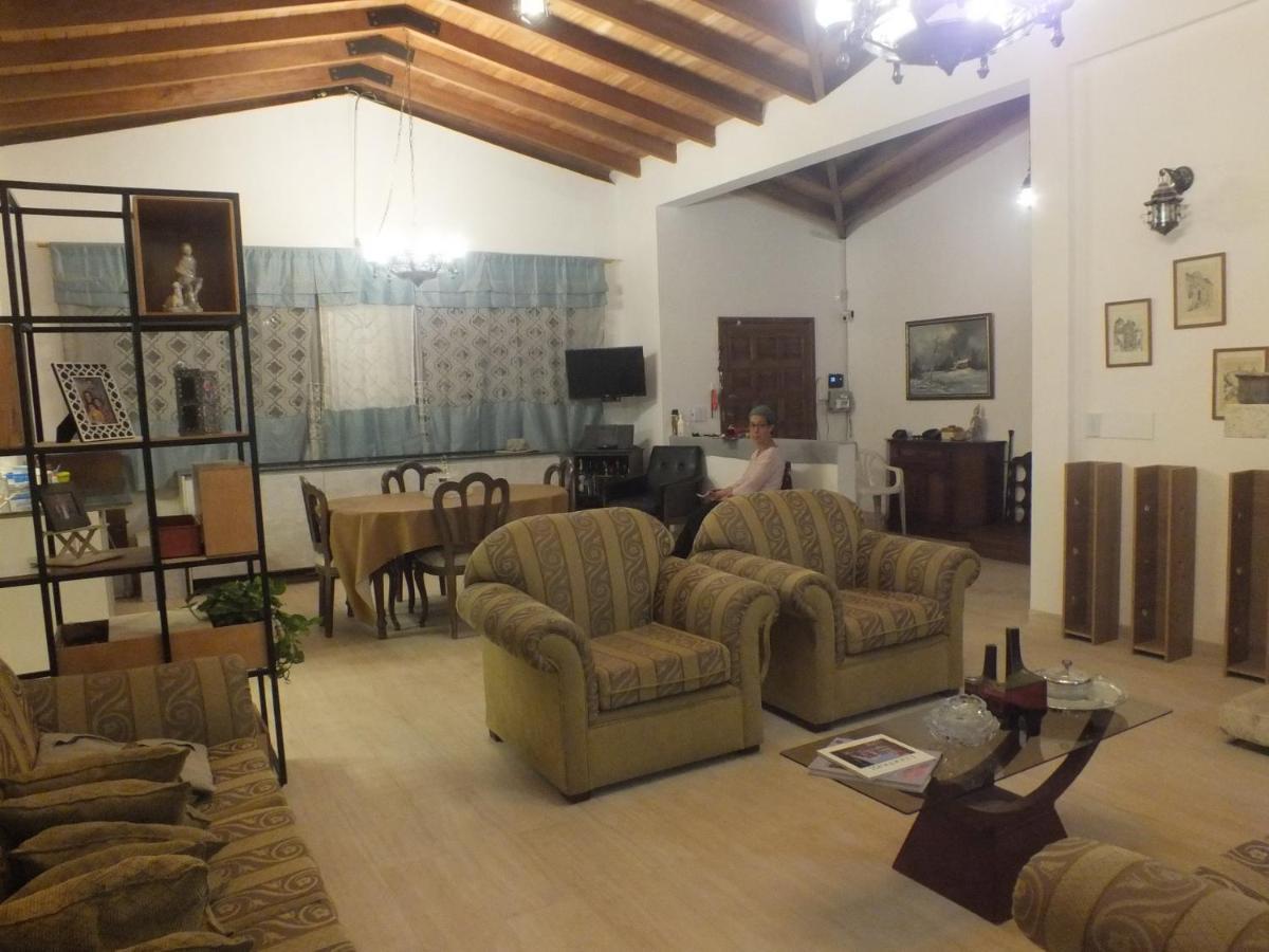 Quito Eco Lodge Airport - B&B Tababela Extérieur photo