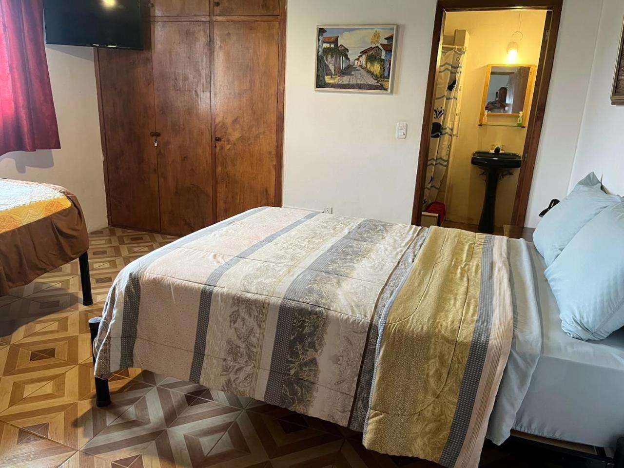 Quito Eco Lodge Airport - B&B Tababela Extérieur photo